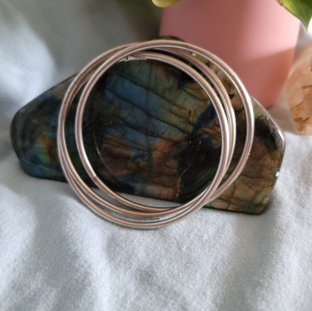 Elegant Silver Bangle Bracelet Set